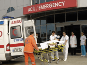 Acil hastayı kabul etmeyen hastaneler yandı