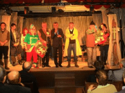 Başkan Sözen’den emektar tiyatrocuya plaket