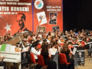 Hem küçüklere hem büyüklere tiyatro