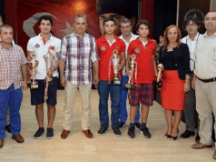 MİLLİ SATRANÇCILARA MURATPAŞA’DAN ÖDÜL
