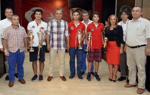 MİLLİ SATRANÇCILARA MURATPAŞA’DAN ÖDÜL