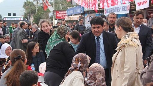Beldibi seçim ofisi miting gibi